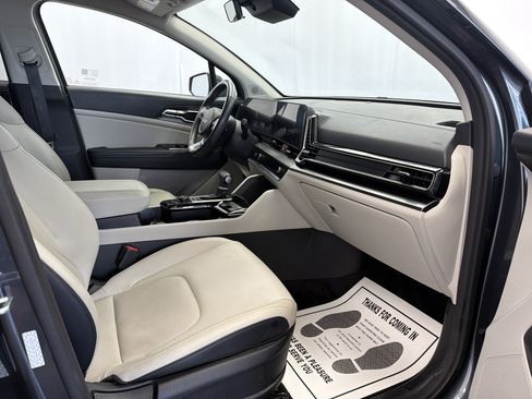 Used 2024 Kia Sportage EX FWD image 10