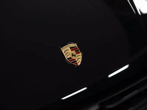 Certified 2025 Porsche Macan image 31