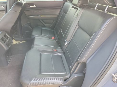 Used 2023 Volkswagen Atlas Cross Sport SE FWD image 17