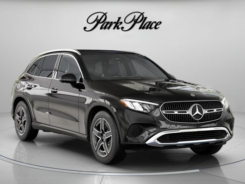 Used 2026 Mercedes-Benz GLC 300 4MATIC image 32