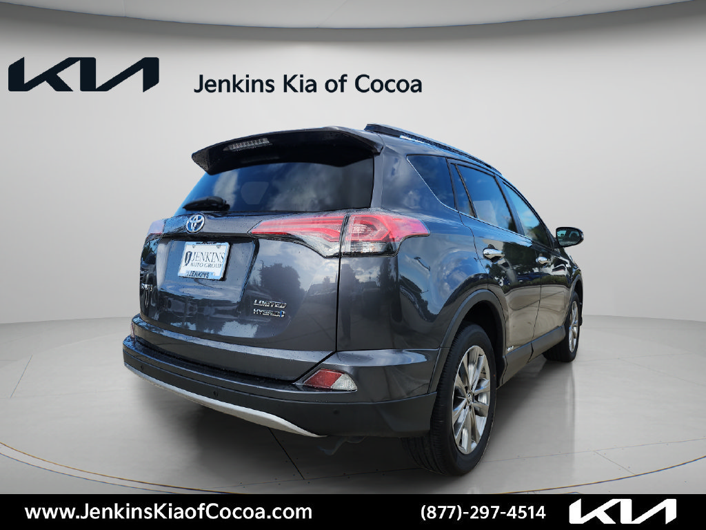 Used 2017 Toyota RAV4 Limited AWD/4WD image 5