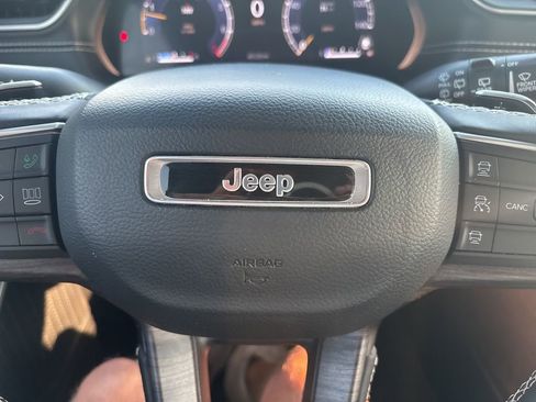 Used 2022 Jeep Grand Cherokee L Limited image 23