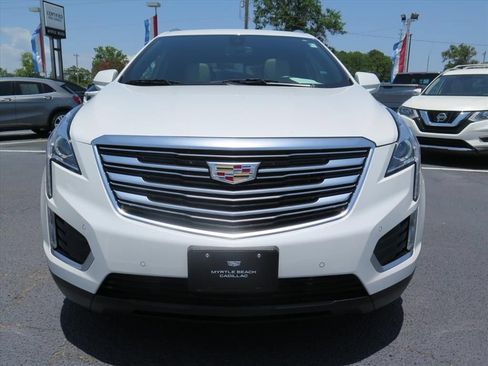 Used 2018 Cadillac XT5 Luxury w/ Driver Awareness Package FWD image 9