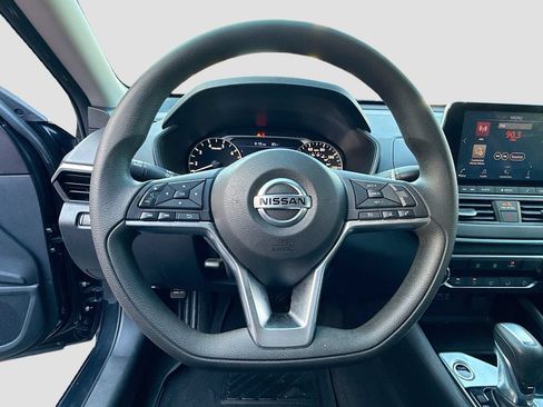 Used 2021 Nissan Altima 2.5 SV FWD image 9