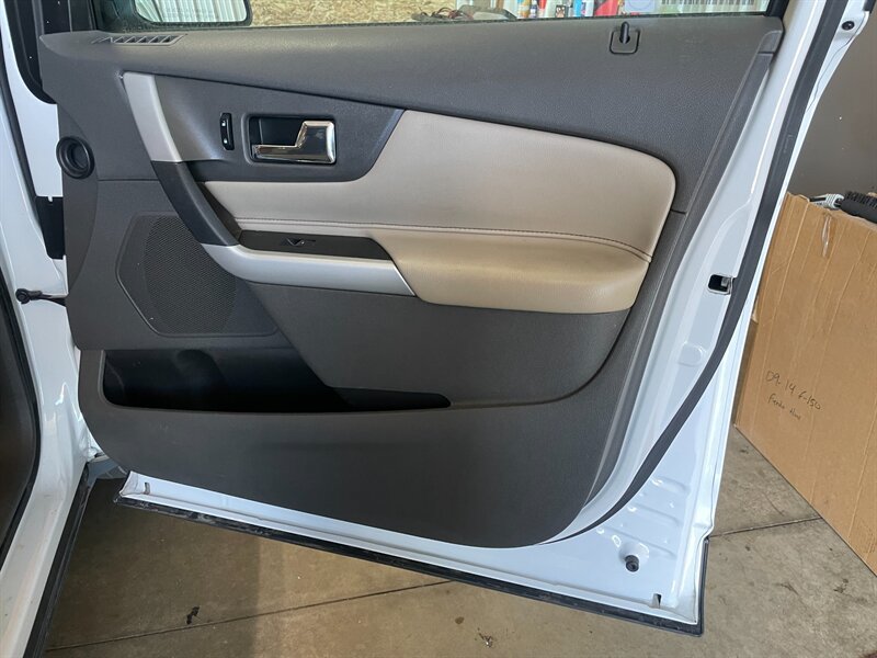 Used 2014 Ford Edge SE FWD image 18