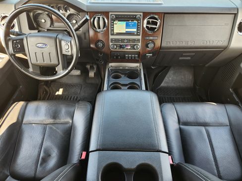 Used 2012 Ford F250 Lariat w/ Lariat Interior Pkg AWD/4WD image 24