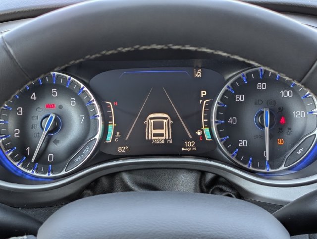 Used 2024 Chrysler Pacifica Touring-L FWD image 29