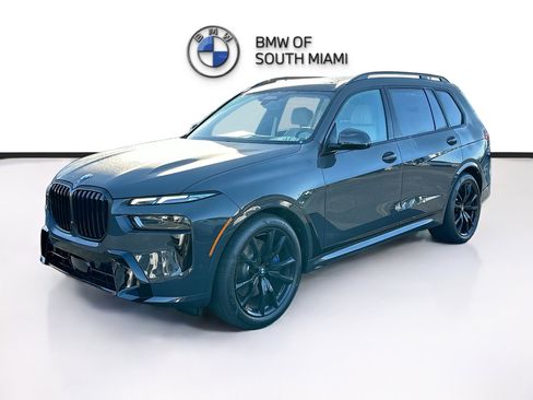 New 2026 BMW X7 xDrive40i w/ M Sport Package AWD/4WD image 3