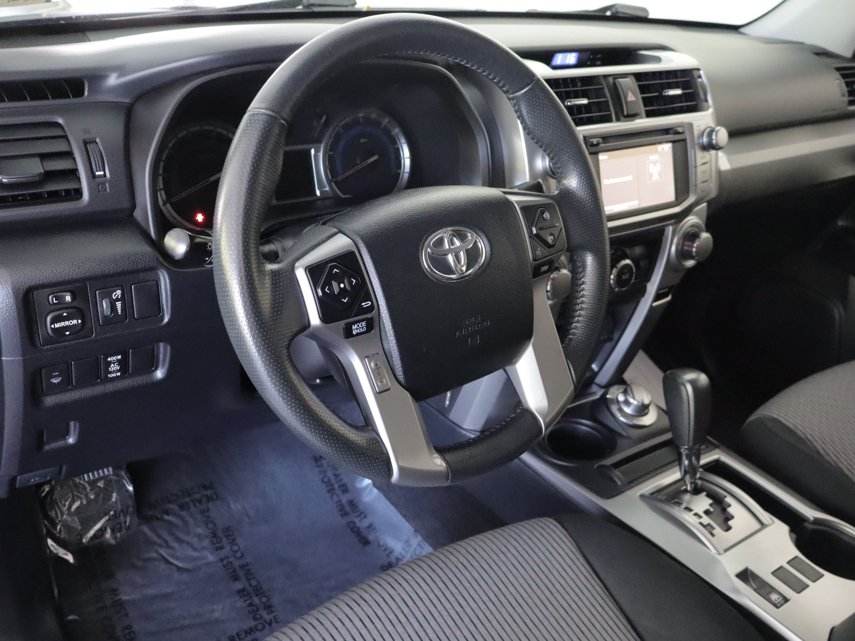 Used 2018 Toyota 4Runner SR5 AWD/4WD image 9
