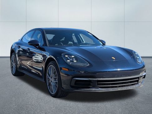 Used 2017 Porsche Panamera 4 w/ Premium Package image 3