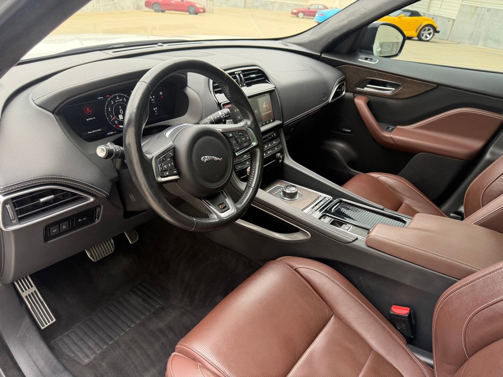 Used 2019 Jaguar F-PACE S AWD/4WD image 11