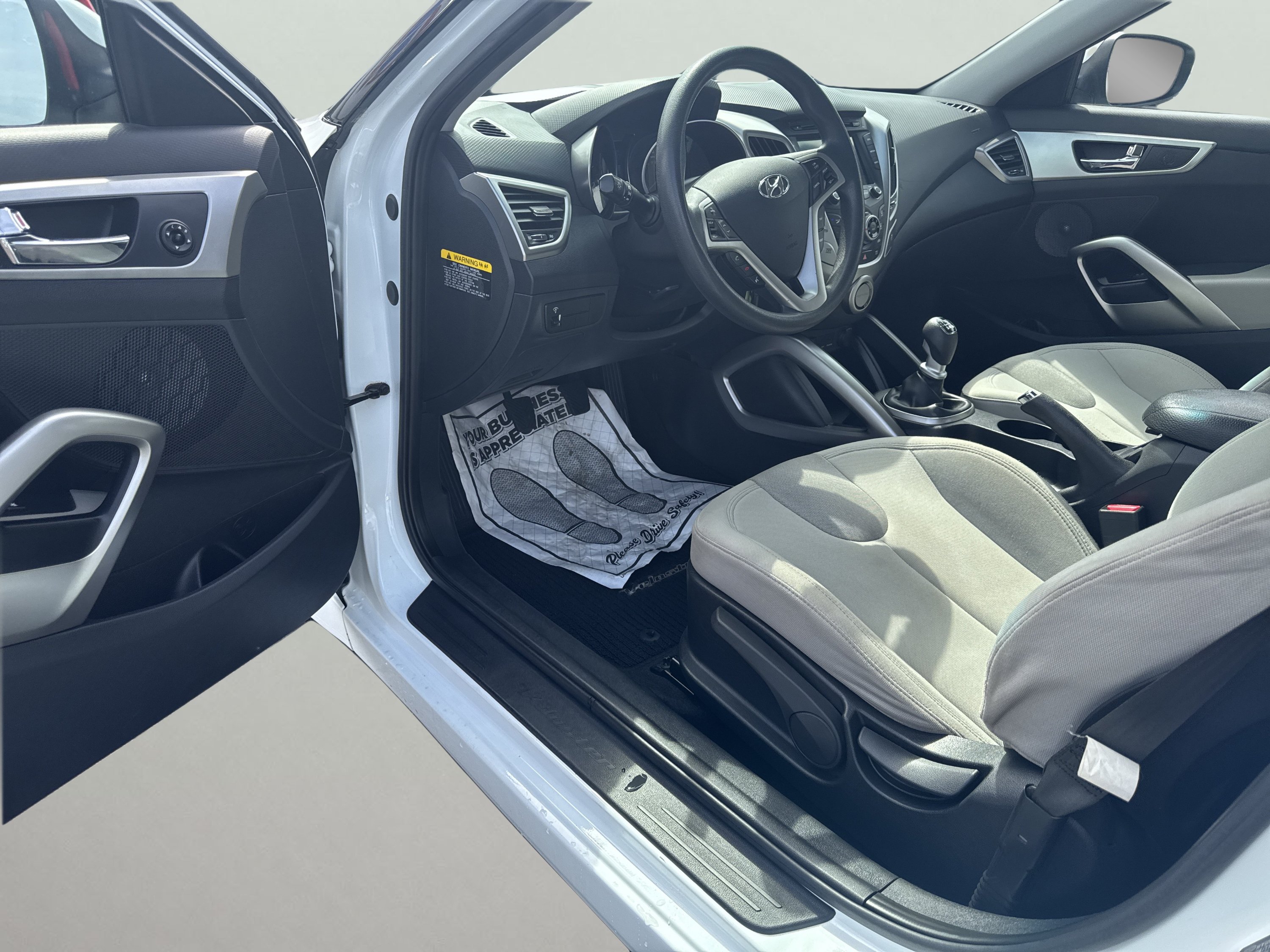 Used 2012 Hyundai Veloster FWD image 10