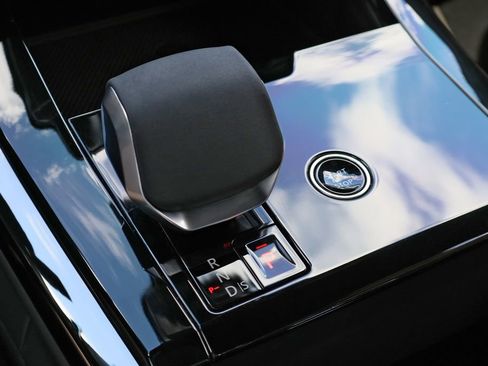 Used 2024 Land Rover Range Rover Sport Dynamic SE image 17