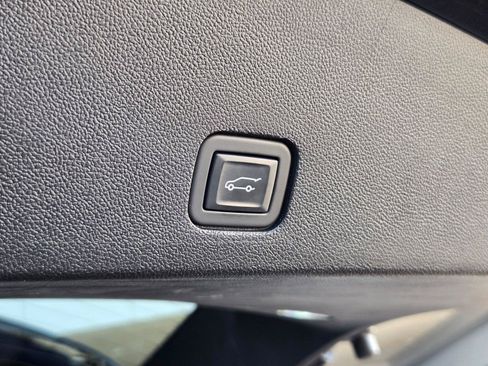 Used 2023 Cadillac XT6 Premium Luxury w/ Technology Package FWD image 35