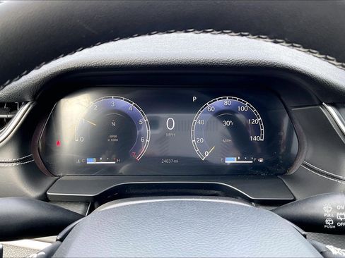 Used 2023 Jeep Grand Cherokee Altitude image 23