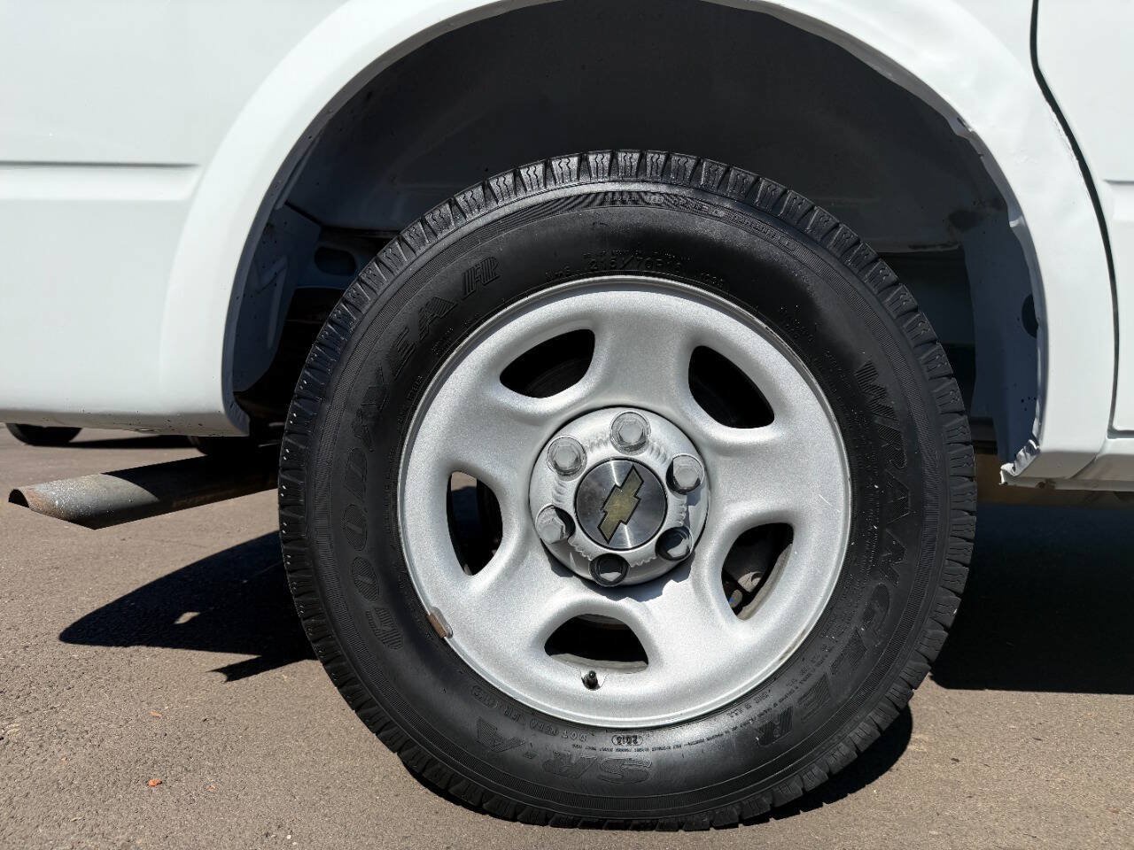 Used 2003 Chevrolet Astro LT AWD/4WD image 28