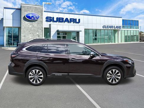 Certified 2025 Subaru Outback Touring AWD/4WD image 7