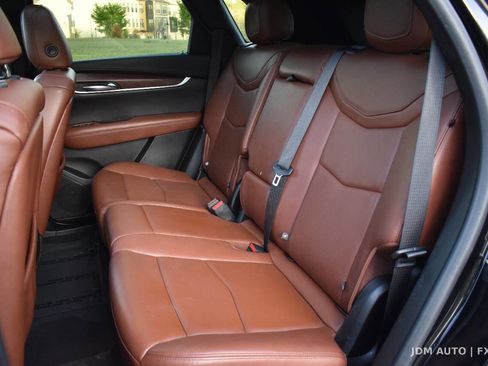 Used 2020 Cadillac XT5 Premium Luxury w/ LPO, Floor Liner Package AWD/4WD image 15