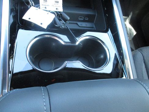 New 2026 Chevrolet Suburban LS image 19