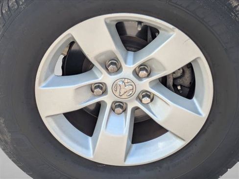 Used 2020 RAM 1500 Classic SLT RWD image 15