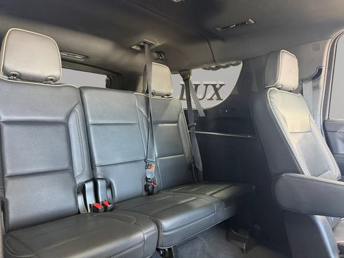 Used 2021 GMC Yukon XL SLT w/ SLT Luxury Plus Package AWD/4WD image 26