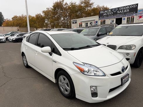 Used 2010 Toyota Prius Three image 10