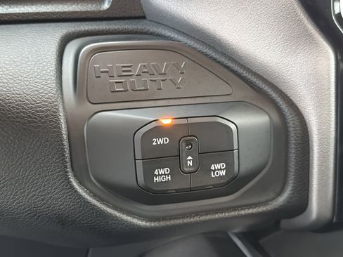 Used 2025 RAM 2500 Big Horn image 33