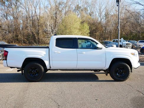Used 2019 Toyota Tacoma SR image 7