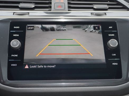 Used 2023 Volkswagen Tiguan SE R-Line FWD image 16
