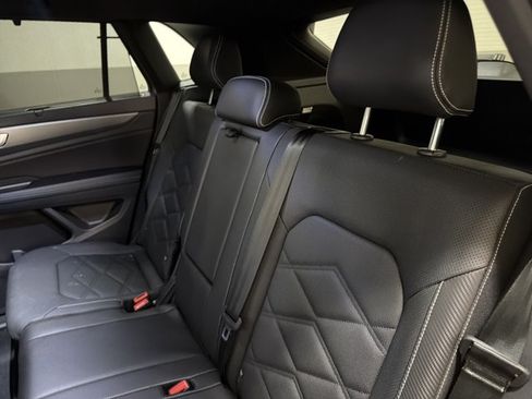 Certified 2026 Volkswagen Atlas Cross Sport SE AWD/4WD image 7