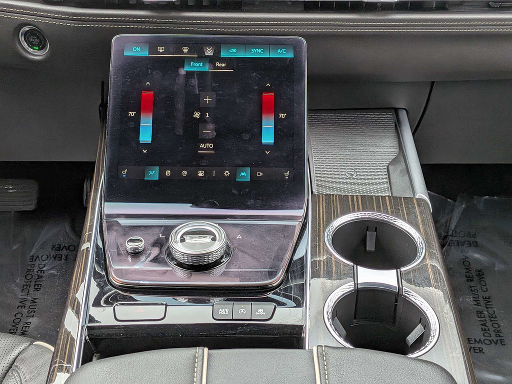 Certified 2025 Cadillac Escalade Premium Luxury AWD/4WD image 19