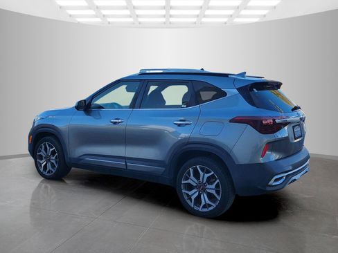 Used 2021 Kia Seltos SX w/ SX Sunroof Package image 5