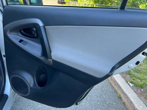 Used 2012 Toyota RAV4 4WD w/ Upgrade Value Pkg image 15