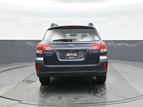 Used 2011 Subaru Outback 2.5i Premium image 6
