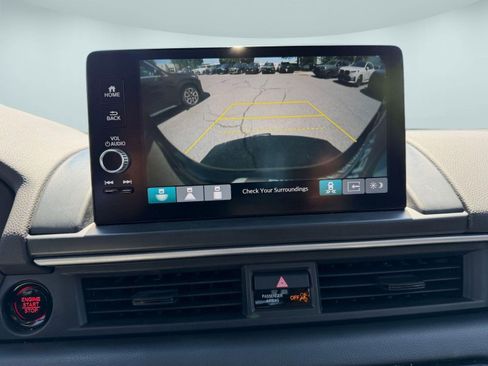 Used 2025 Honda Pilot Touring image 25