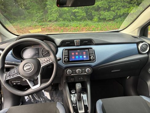 Used 2025 Nissan Versa SV FWD image 32