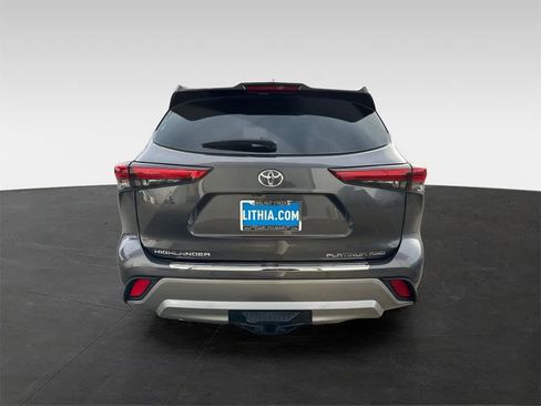 Used 2021 Toyota Highlander Platinum image 5