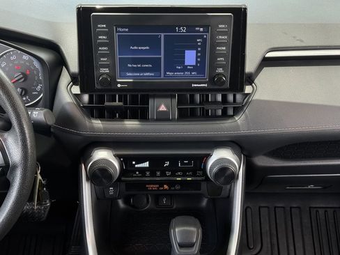 Used 2022 Toyota RAV4 LE FWD image 17