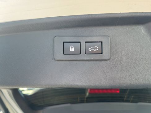 Used 2025 Subaru Outback Limited AWD/4WD image 34