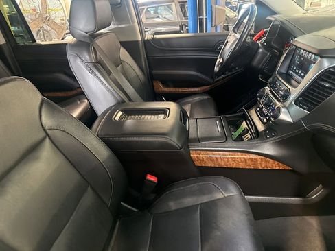 Used 2019 Chevrolet Suburban Premier image 4