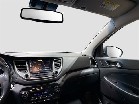 Used 2018 Hyundai Tucson SEL Plus image 25