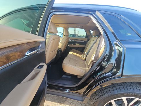 Used 2022 Cadillac XT5 Sportv w/ Platinum Package AWD/4WD image 19