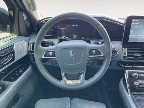 Used 2019 Lincoln Navigator Reserve AWD/4WD image 12