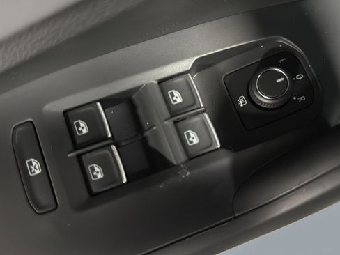 New 2026 Volkswagen Jetta SE FWD image 14