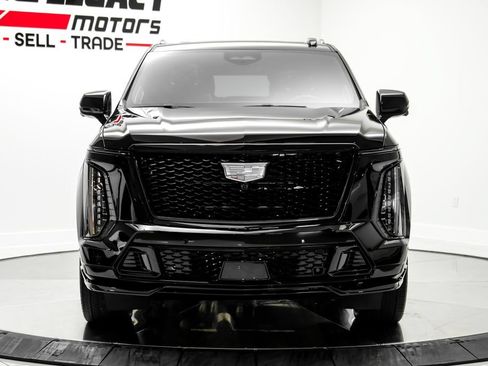 Used 2025 Cadillac Escalade V AWD/4WD image 2