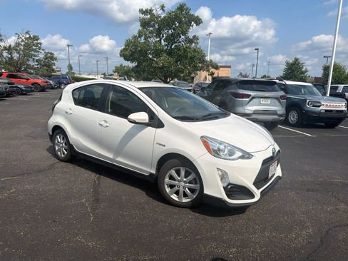 Used 2017 Toyota Prius C Two FWD image 11
