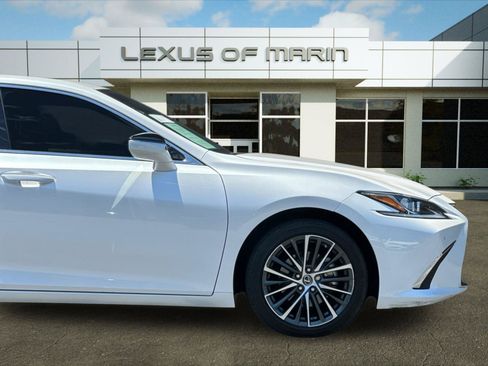 Used 2025 Lexus ES 300h w/ Premium Package FWD image 31