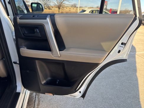 Used 2010 Toyota 4Runner Limited image 21