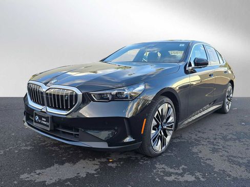 Used 2024 BMW i5 eDrive40i w/ Convenience Package image 7