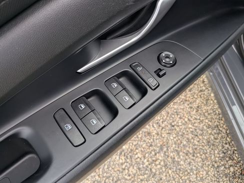 Used 2024 Hyundai Elantra SEL FWD image 16